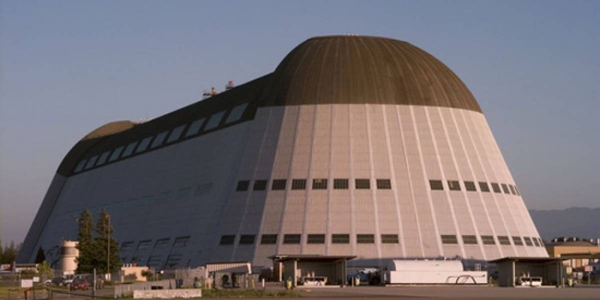 Google quiere que la NASA le alquile su mayor hangar