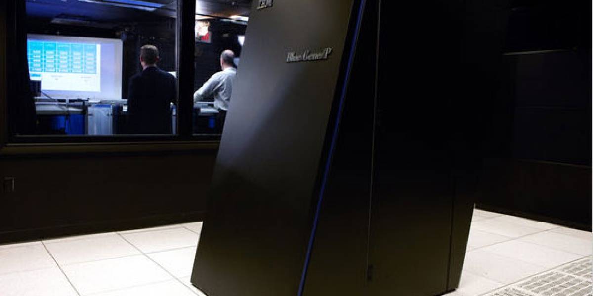 Supercomputador de IBM competirá con humanos en programa de TV