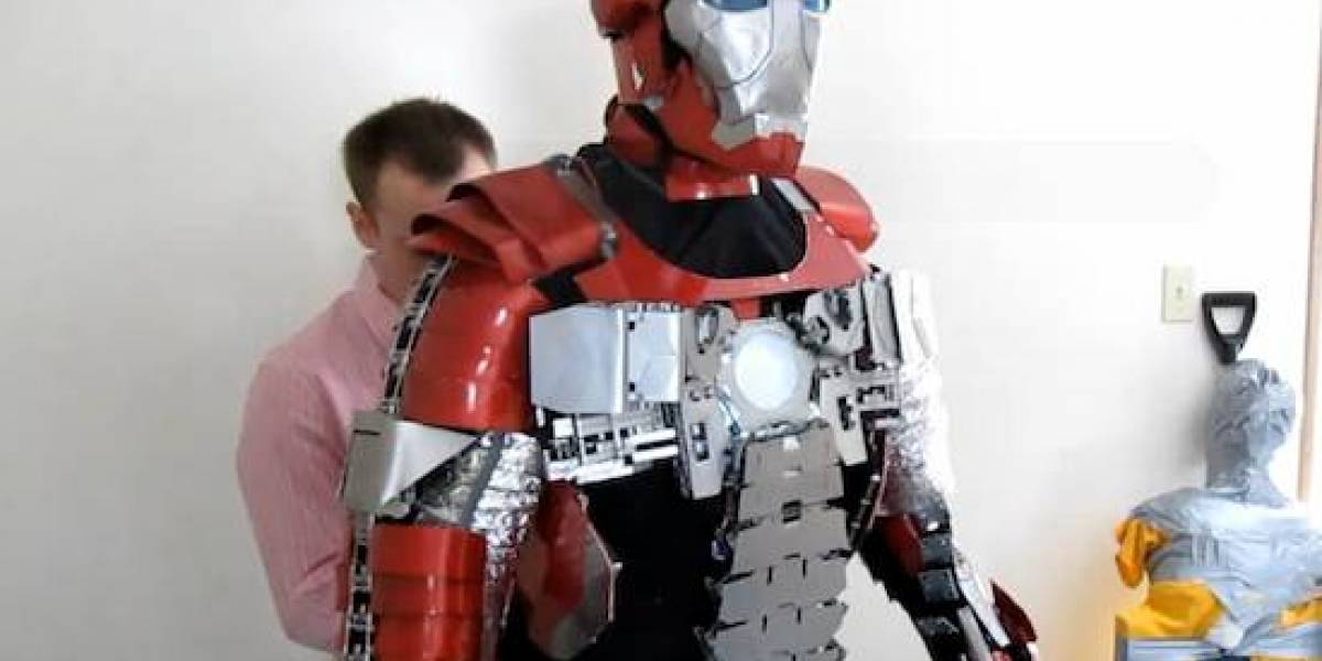 Armadura a escala de Iron Man que cabe en un portafolio