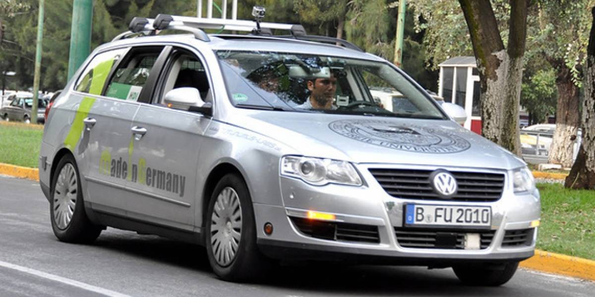 Mexicano desarrolla un automóvil autónomo