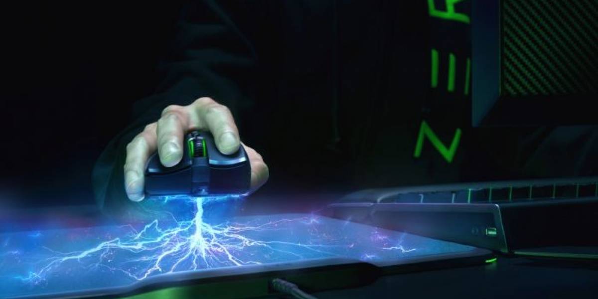 Este mouse inalámbrico se carga desde el mousepad