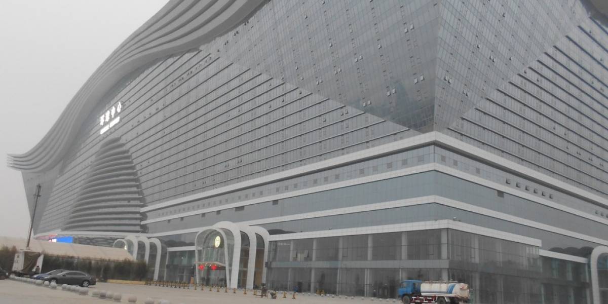 El edificio más grande del mundo abre sus puertas en China