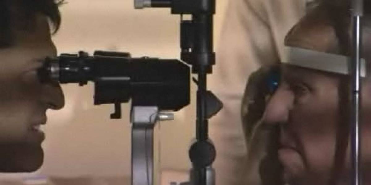 Hombre ciego recupera la vista con ojo biónico