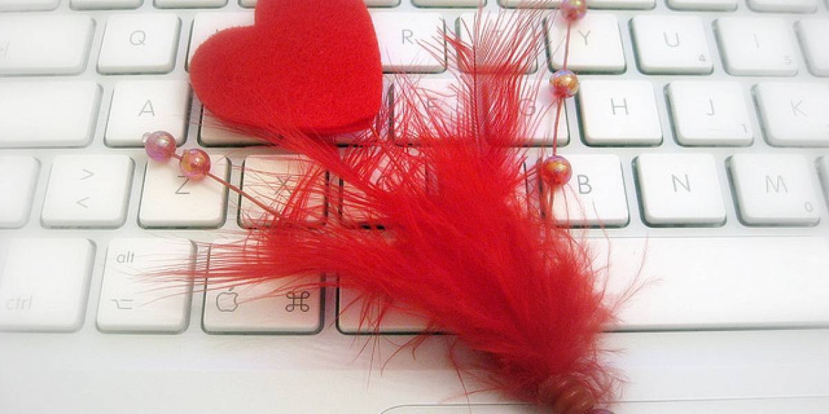 Estudio: El uso de Twitter y Facebook libera la misma hormona presente en los besos y abrazos
