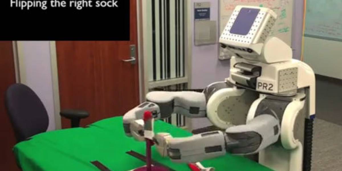 Robot PR2 ahora sabe parear calcetines (Video)