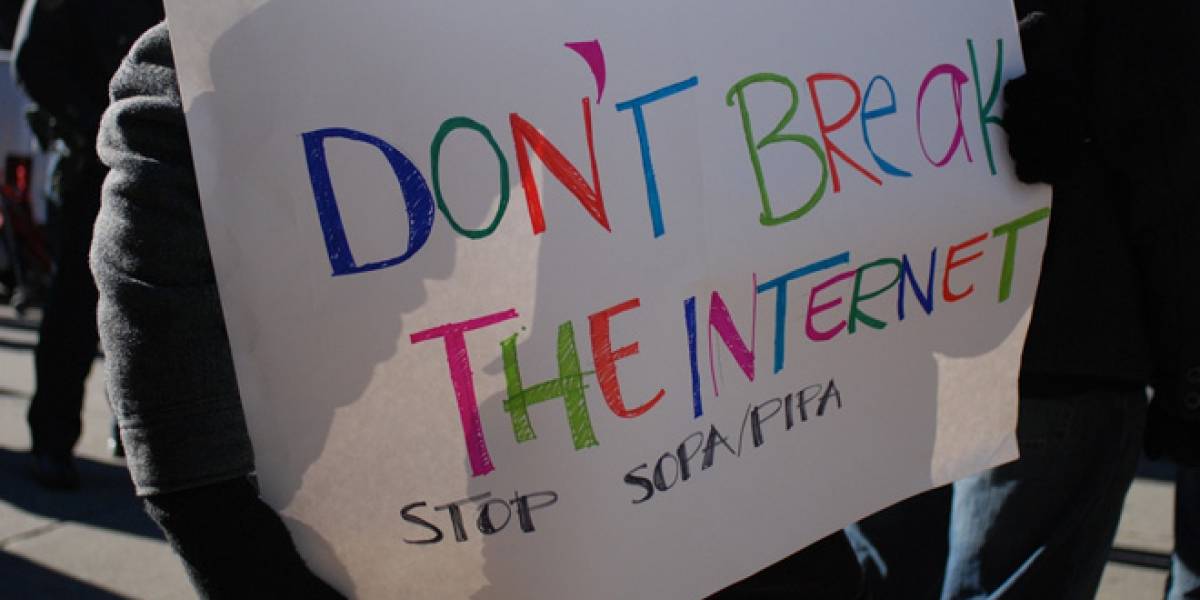 Usuarios de Reddit intentan crear el "Acta de Internet Libre"