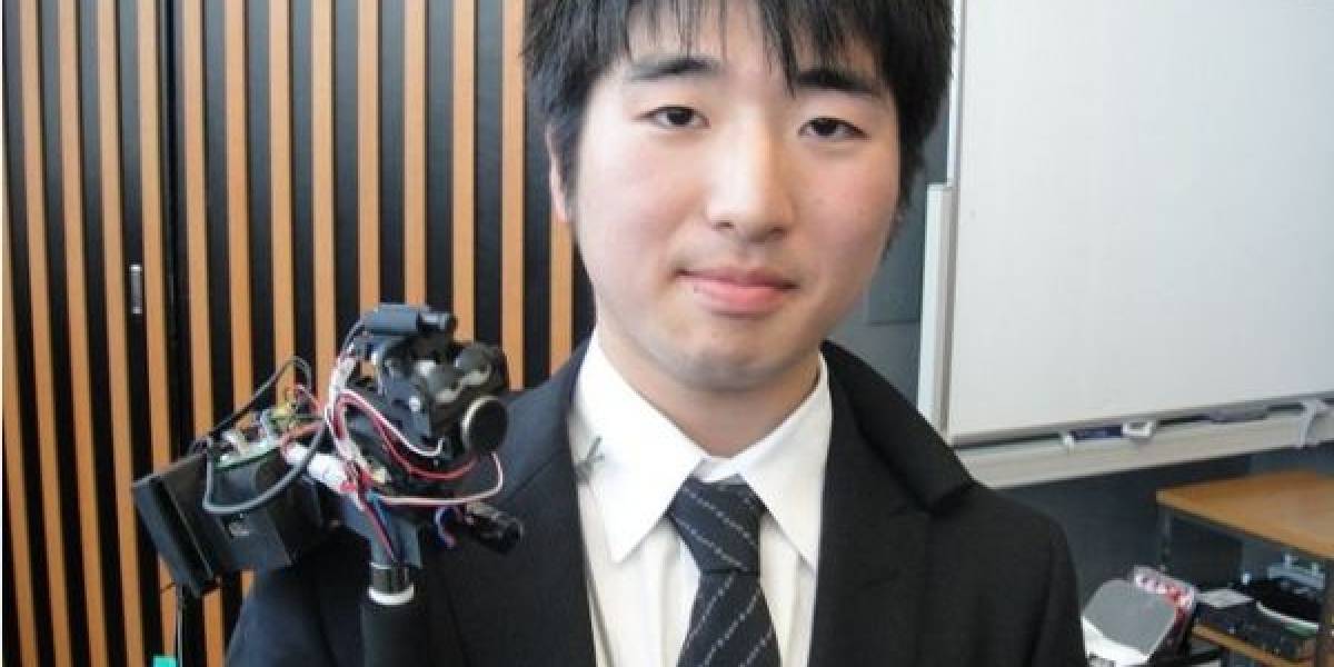 TEROOS, el avatar robotico que te hace ojitos y te susurra al oído