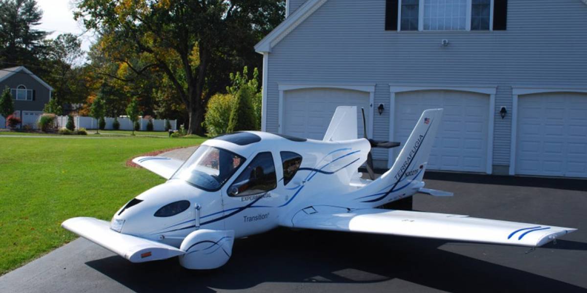 El auto volador Terrafugia entró en producción y estará a la venta este año
