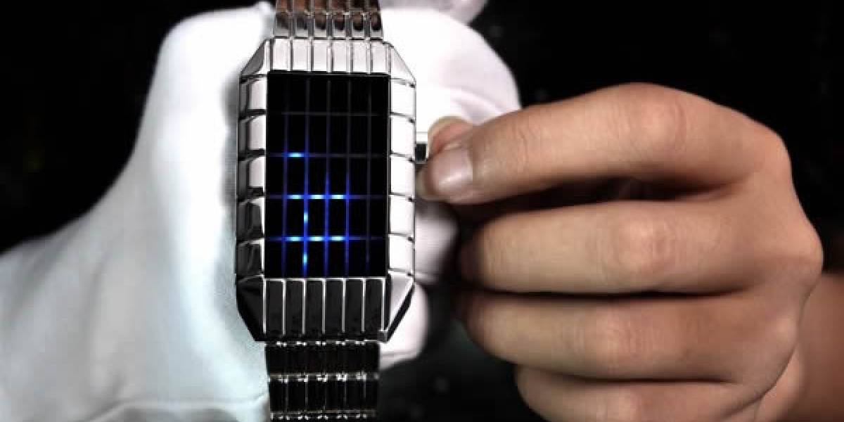 Este reloj de película ciencia ficción requiere de un par de clases para descifrarlo