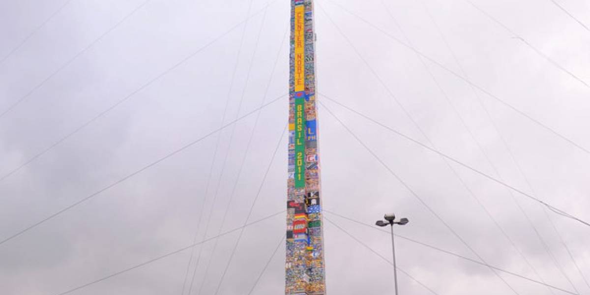Brasileños rompieron el récord chileno de la torre de Lego más alta del mundo