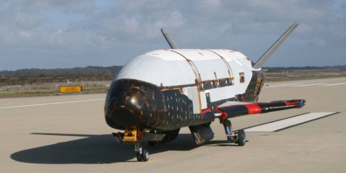 Nave misteriosa de EE.UU. vuelve de misión secreta en el espacio