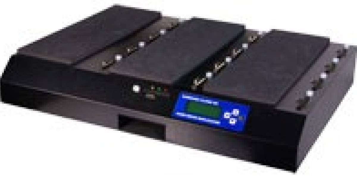 El Kanguru Hard Drive Duplicator SATA copia hasta 12 discos duros a 6GB por minuto