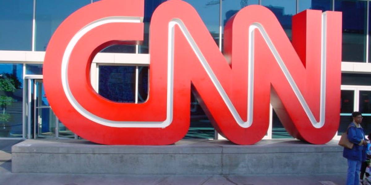 CNN se preocupa más por Facebook que por sus propios competidores