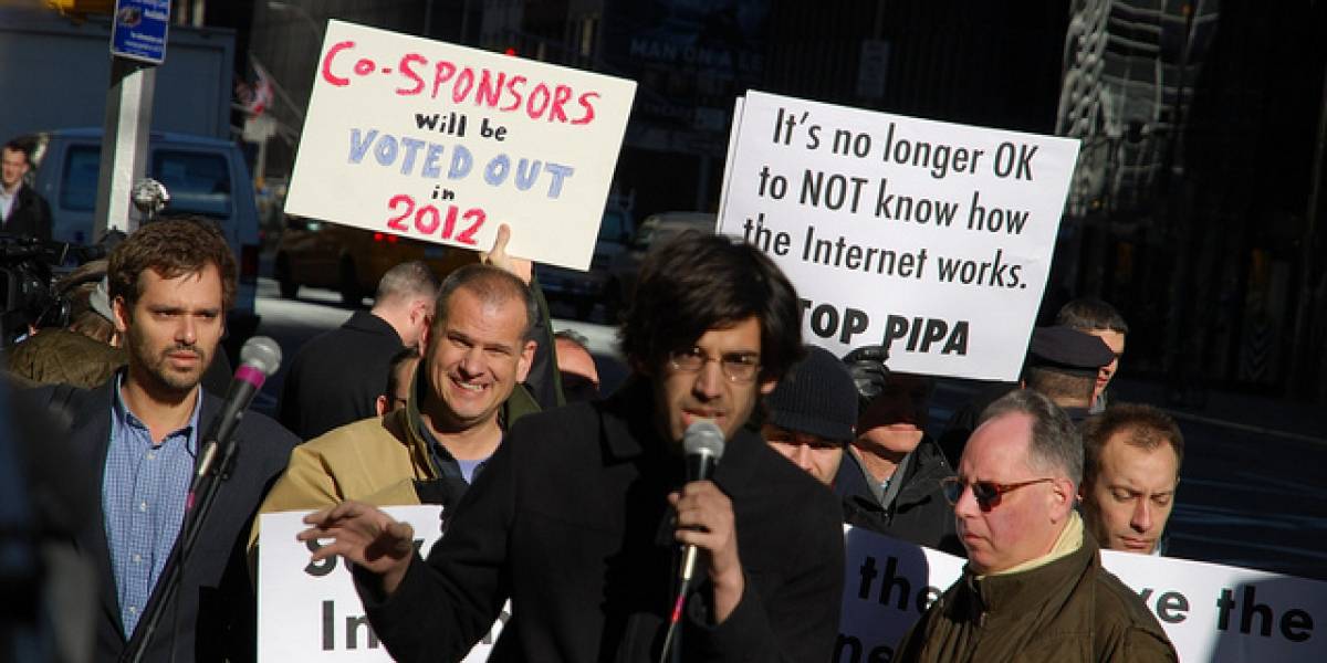 Congresista estadounidense propone (un poco tarde) "Ley Aaron" en honor al activista Swartz