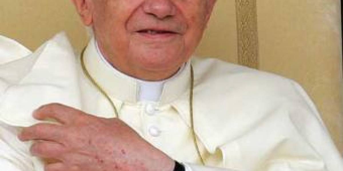 El Papa bendice a las redes sociales