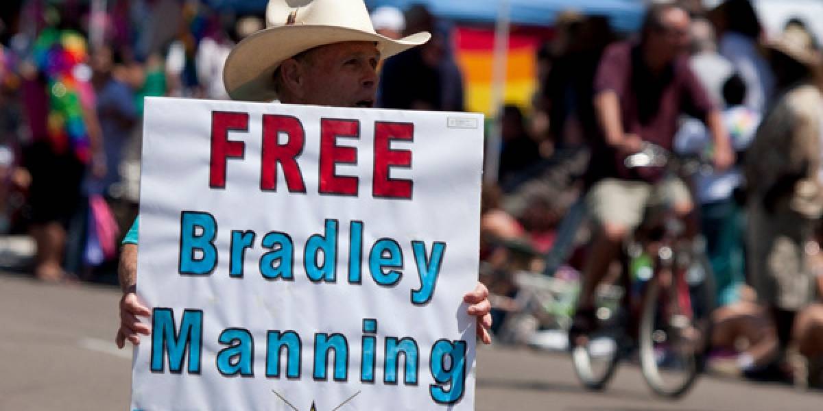 Bradley Manning ofrece declararse culpable de filtrar secretos a WikiLeaks