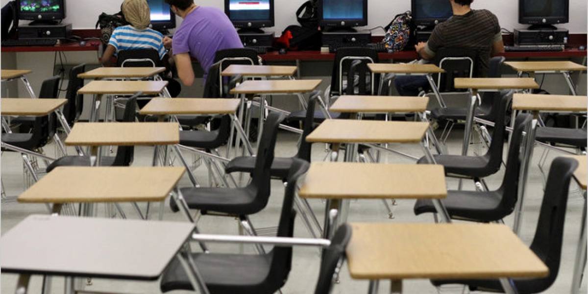 Educación pública en Florida adopta clases virtuales para 7 mil alumnos