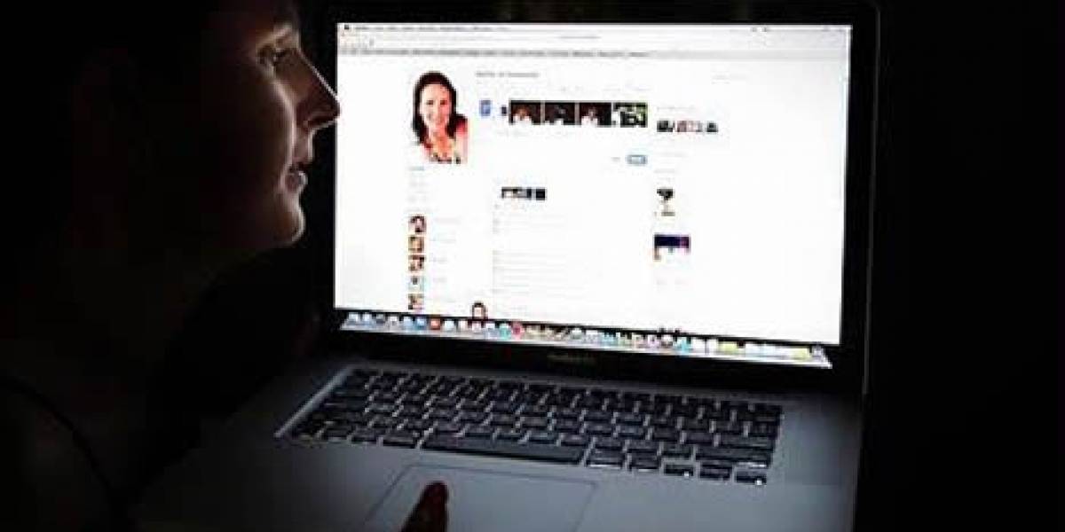 Entérate al instante cuando tus amigas deseables queden solteras en Facebook