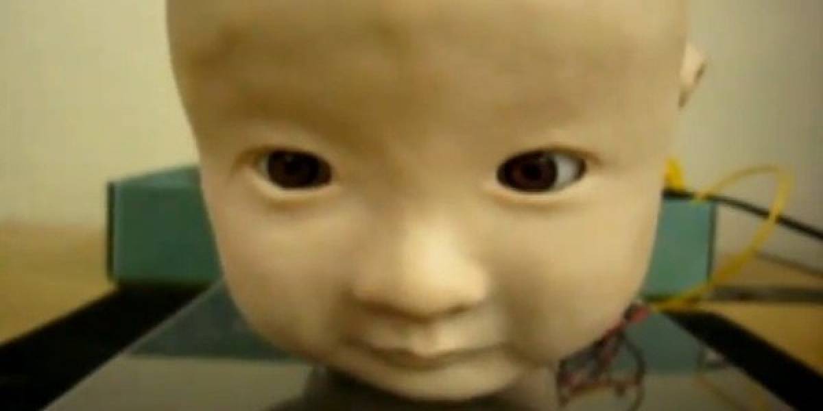 Esta realista cabecita de bebé robot da miedo de verdad