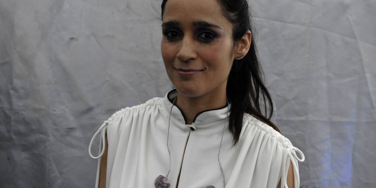 Julieta Venegas intenta subir un video a YouTube, y es bloqueado por infringir el copyright