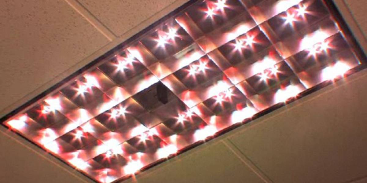 Sistema de lámparas LEDs de techo transmiten información con su luminiscencia