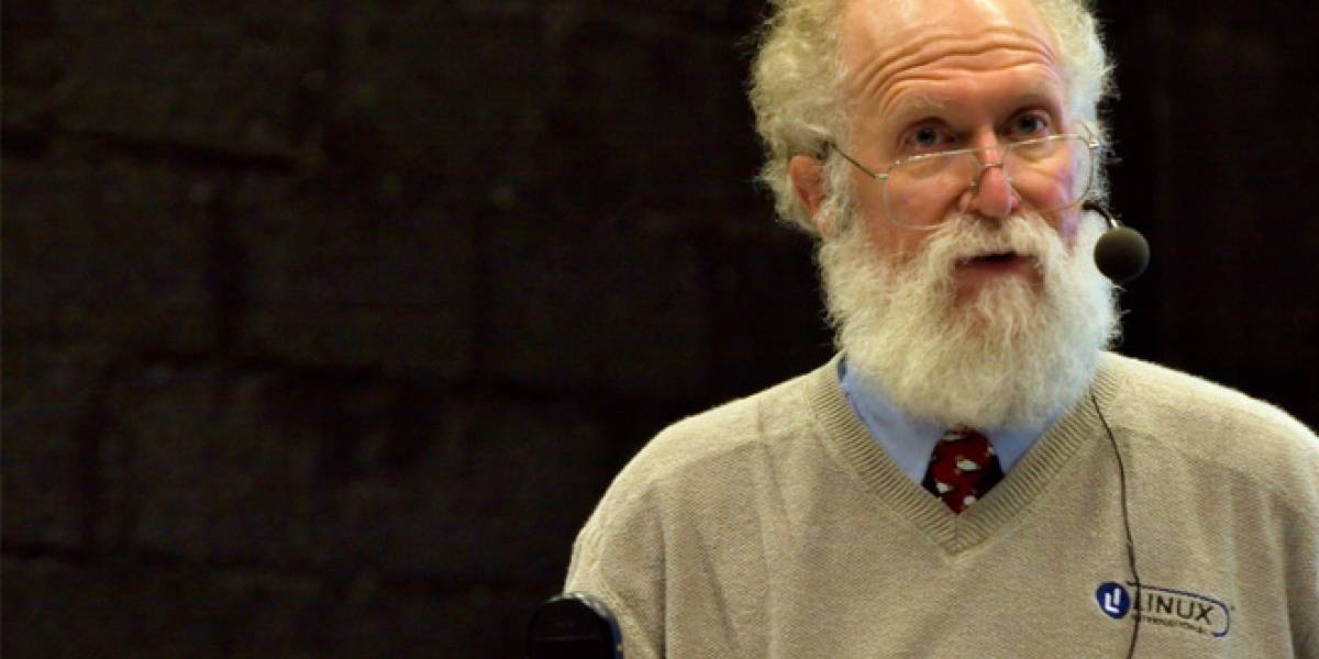 Jon "Maddog" Hall busca programadores para Linux en Latinoamérica