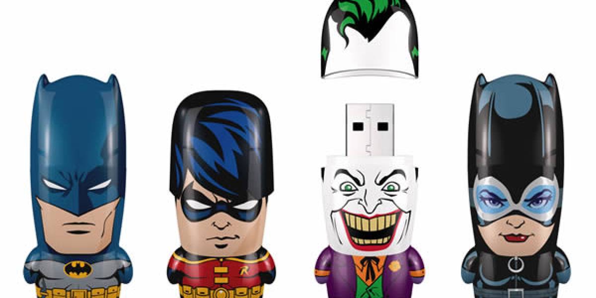 ¡Santos cuerpos miniaturizados y cabezones, Batman! Nos hicieron memorias USB