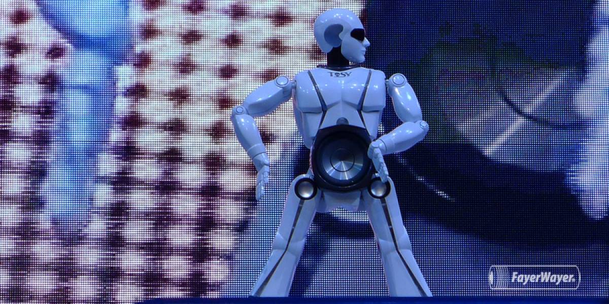 CES 2013: mRobo es un parlante robot bailarín (Video)