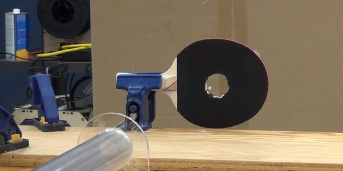 Esto es lo que ocurre cuando una pelota de Ping Pong supera la velocidad del sonido