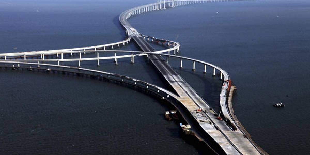 China construye el puente más largo del mundo