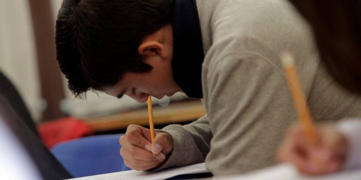 Alumnos de secundaria reprueban Matemáticas y Lenguaje