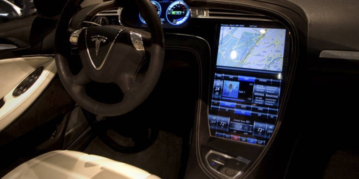 Ahora todos quieren recrear el polémico review al Tesla Model S