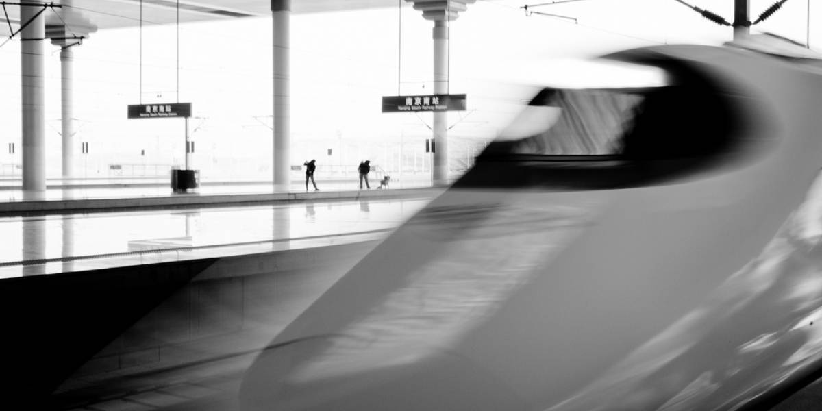 China inaugura la mayor línea de ferrocarril de alta velocidad del mundo