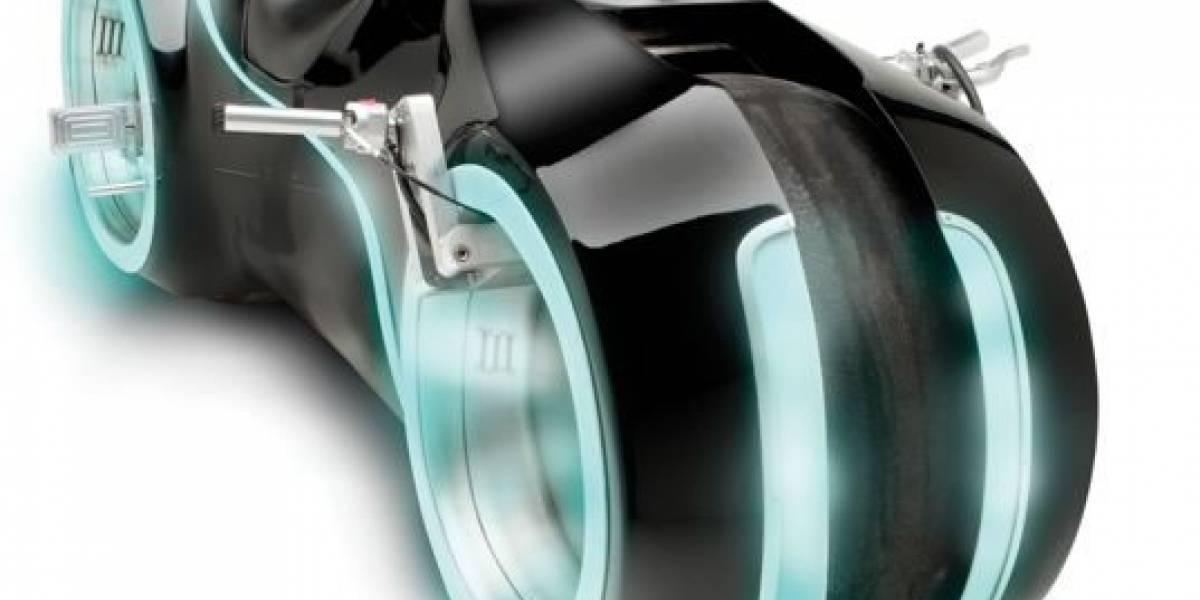 Ya puedes dejar tu estela de luz por las calles con la moto de "Tron: Legacy"