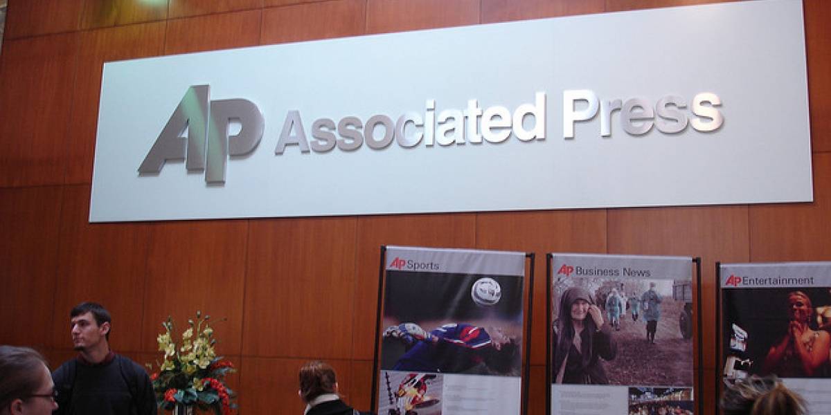 Associated Press demanda a agregador de noticias por violación de derechos de autor