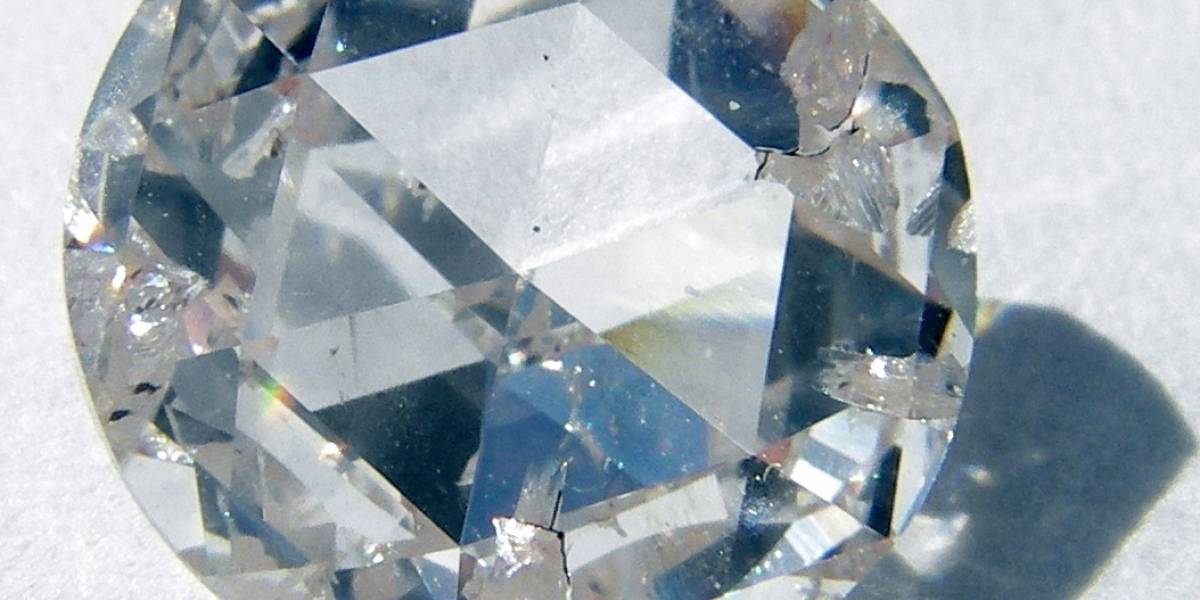 Construyen computadora cuántica al interior de un diamante