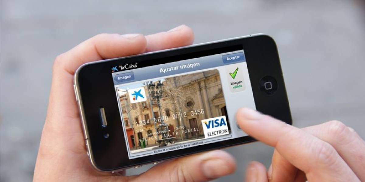España: La Caixa estrena aplicación que te permite diseñar tus tarjetas bancarias con el iPhone