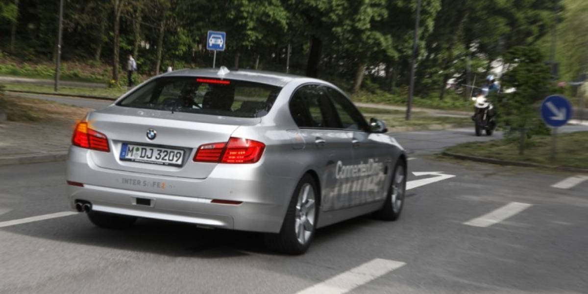 BMW ayuda a los conductores a doblar a la izquierda usando un láser