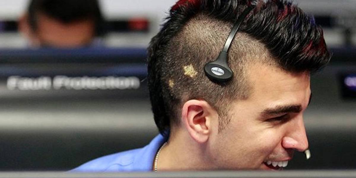 Bobak Ferdowsi, el ingeniero más cool de la NASA