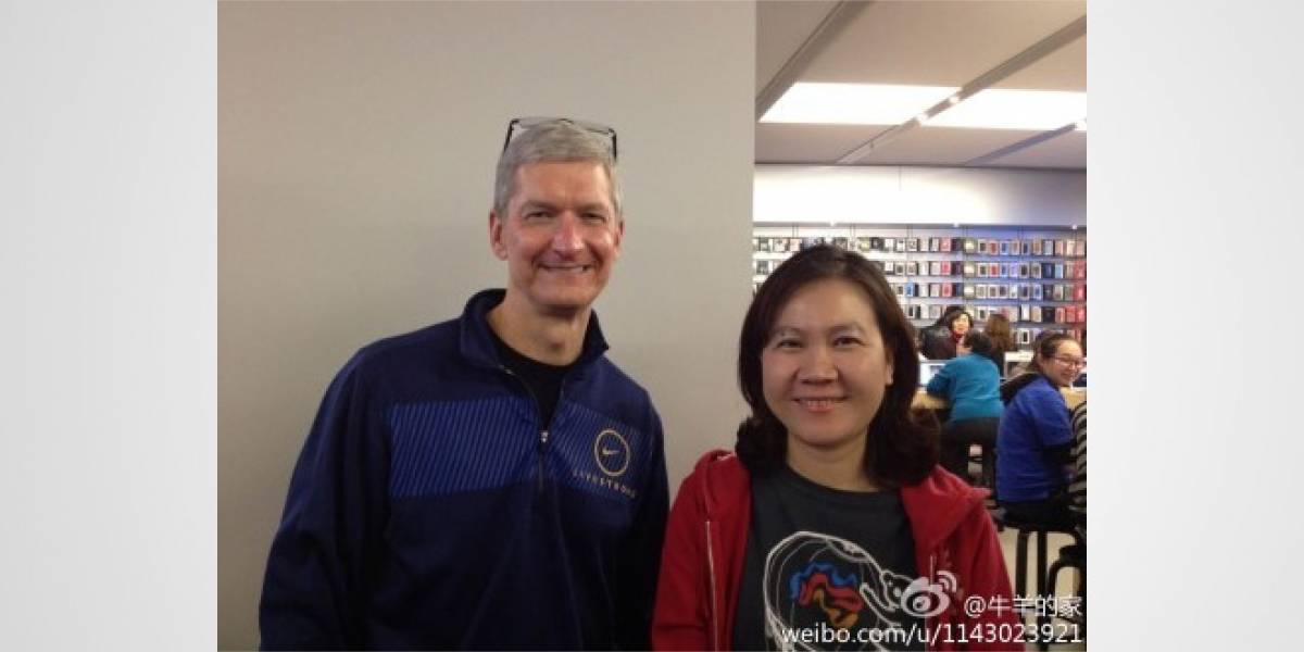 Tim Cook es el primer CEO de Apple en visitar China