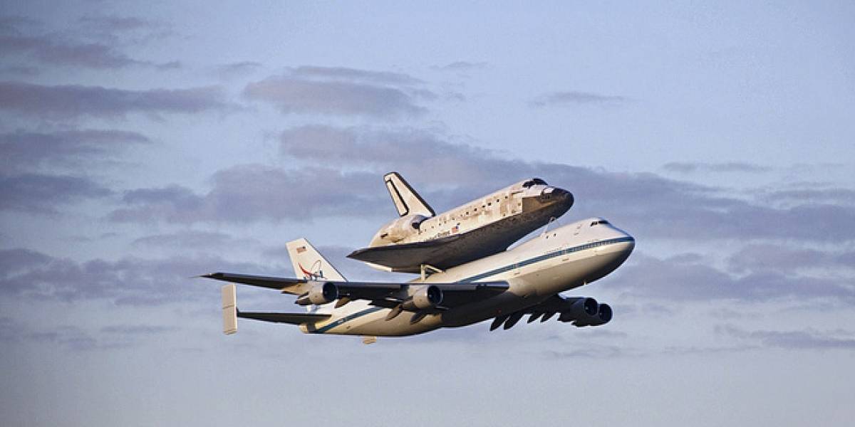 Video: El transbordador Discovery realiza su último vuelo hacia un museo