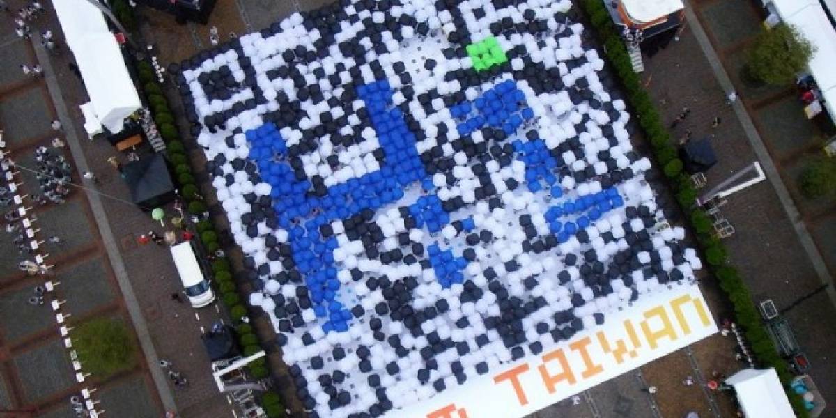 Más de mil participantes formaron en Taiwan el código QR más grande hecho con personas