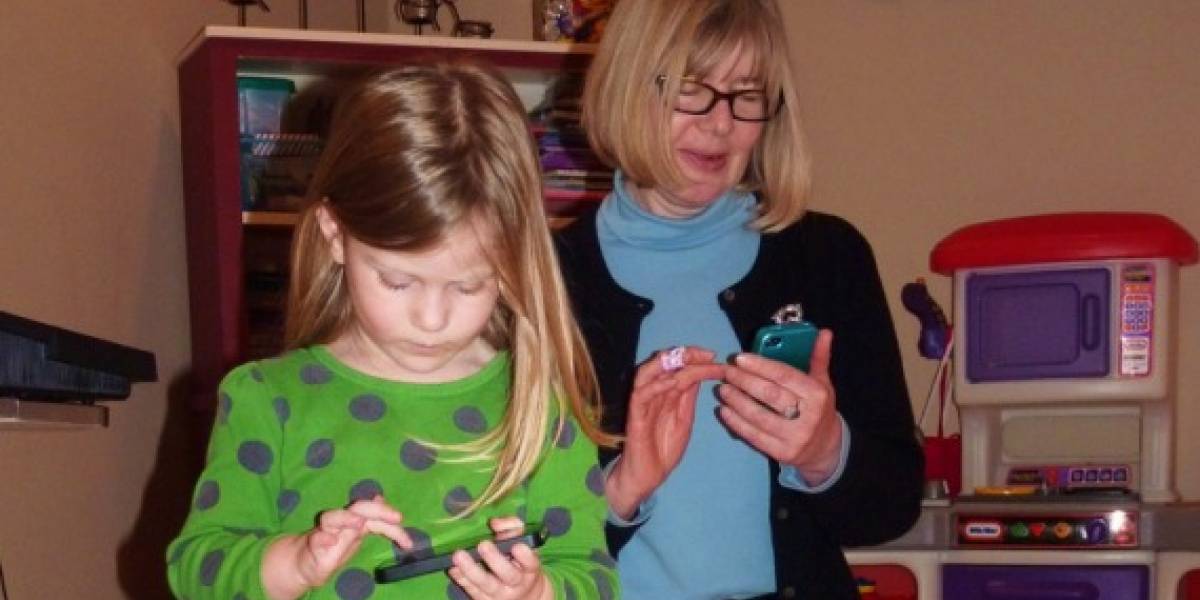 Casi un 50% de usuarios aseguran que sin un móvil con internet, no sabrían que hace su familia y amigos