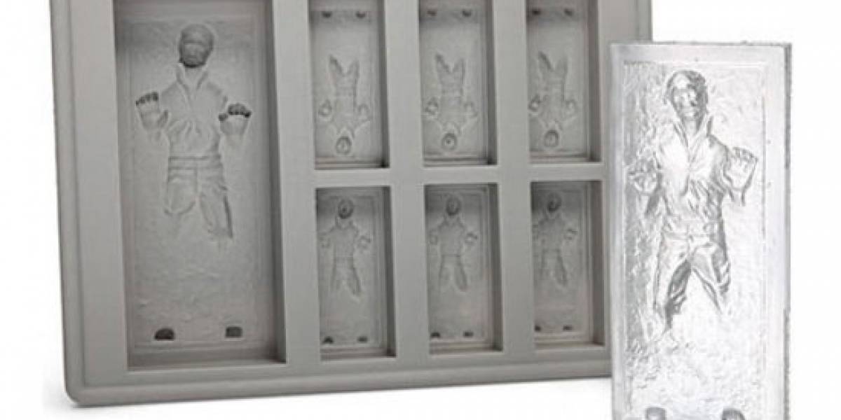 Cubitos de hielo con la forma de Han Solo conservado en carbonita