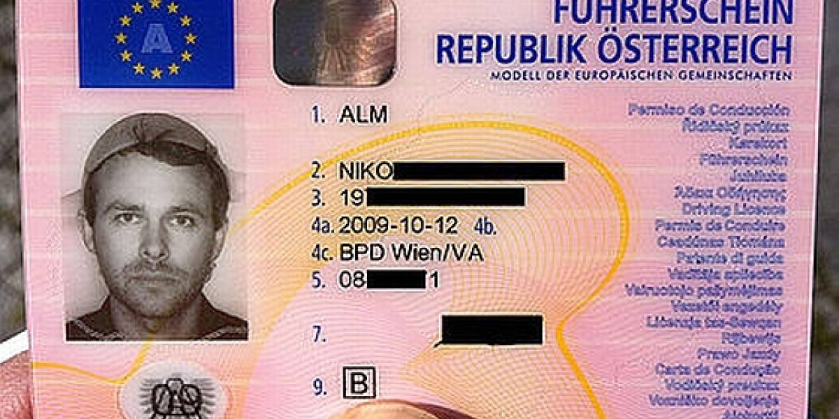 Un pastafari logra usar un colador de pasta para la foto de su licencia de conducir
