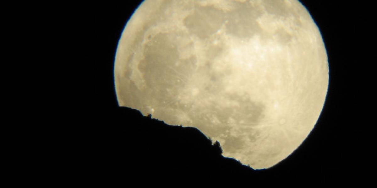 La luna tiene más agua de lo que se pensaba