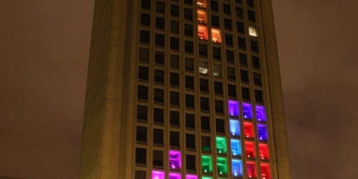 Estudiantes del MIT convierten edificio en un Tetris