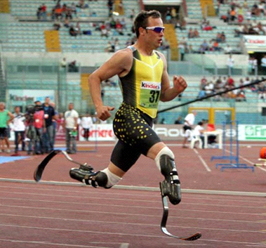 Velocista de las piernas de fibra de carbono correrá el Campeonato Mundial