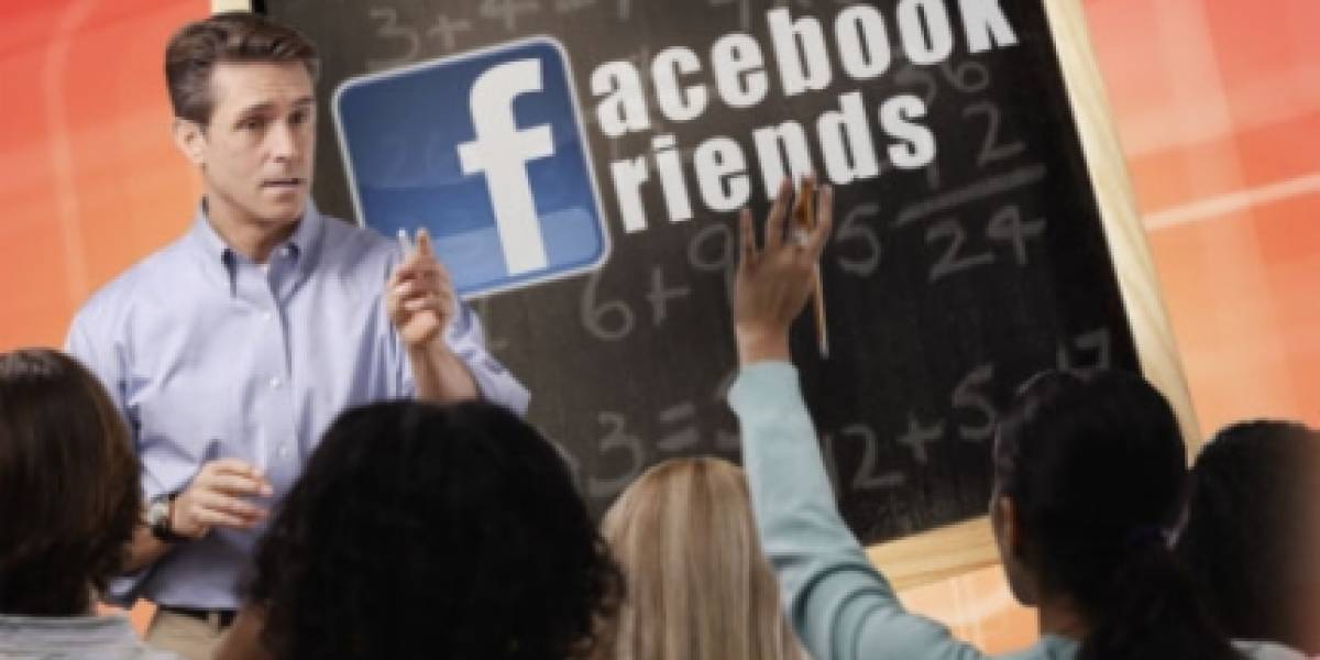 Suspenden ley que prohibía contacto entre profesores y alumnos vía Facebook