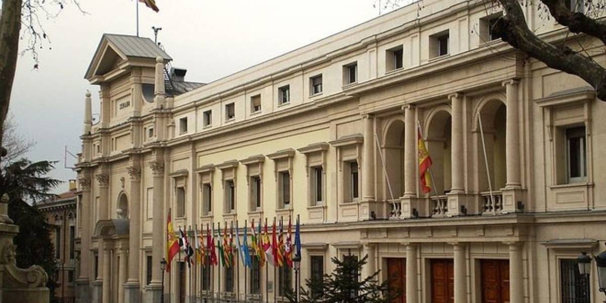 Futurología: España gastaría un millón de euros en móviles nuevos para sus senadores